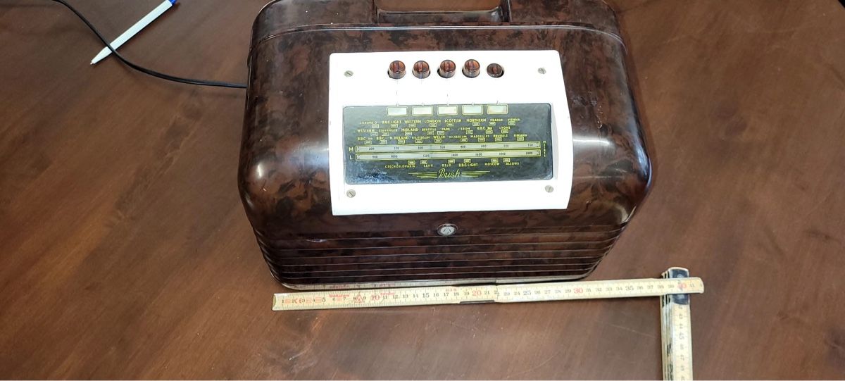 Radio: Antikes Bakelit Radio – Usato da Ruswil venduto da LeandraR92 1