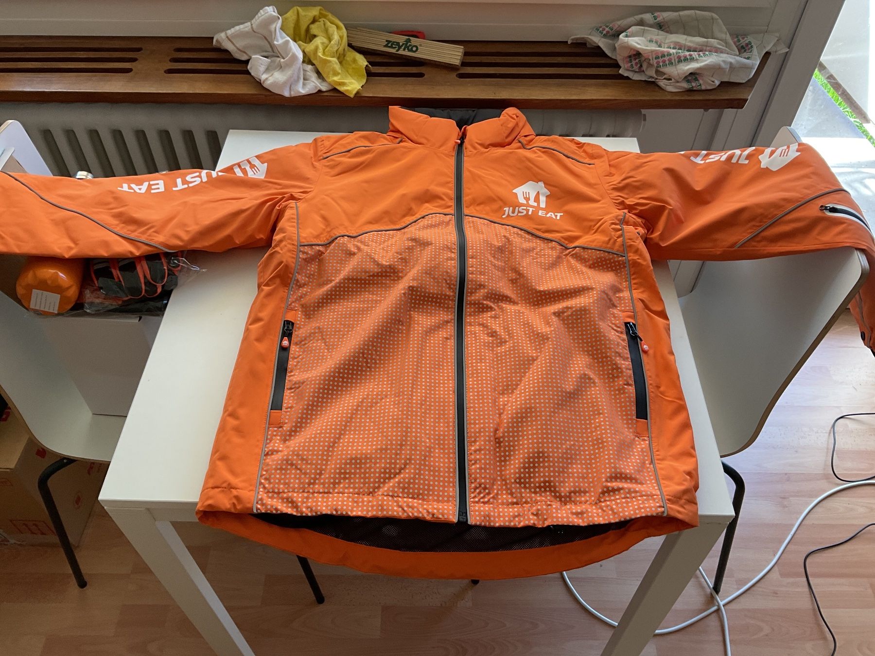 Giacche: Just Eat Winterjacke, Orange, Grösse M - Neuware – Nuovo (secondo la descrizione) da Uster venduto da Hotelliquidation
