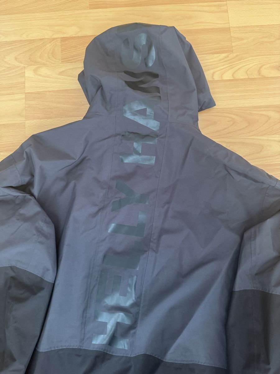 Giacche: Helly Hansen Regenjacke – Usato da Steffisburg venduto da Ricofaes 3