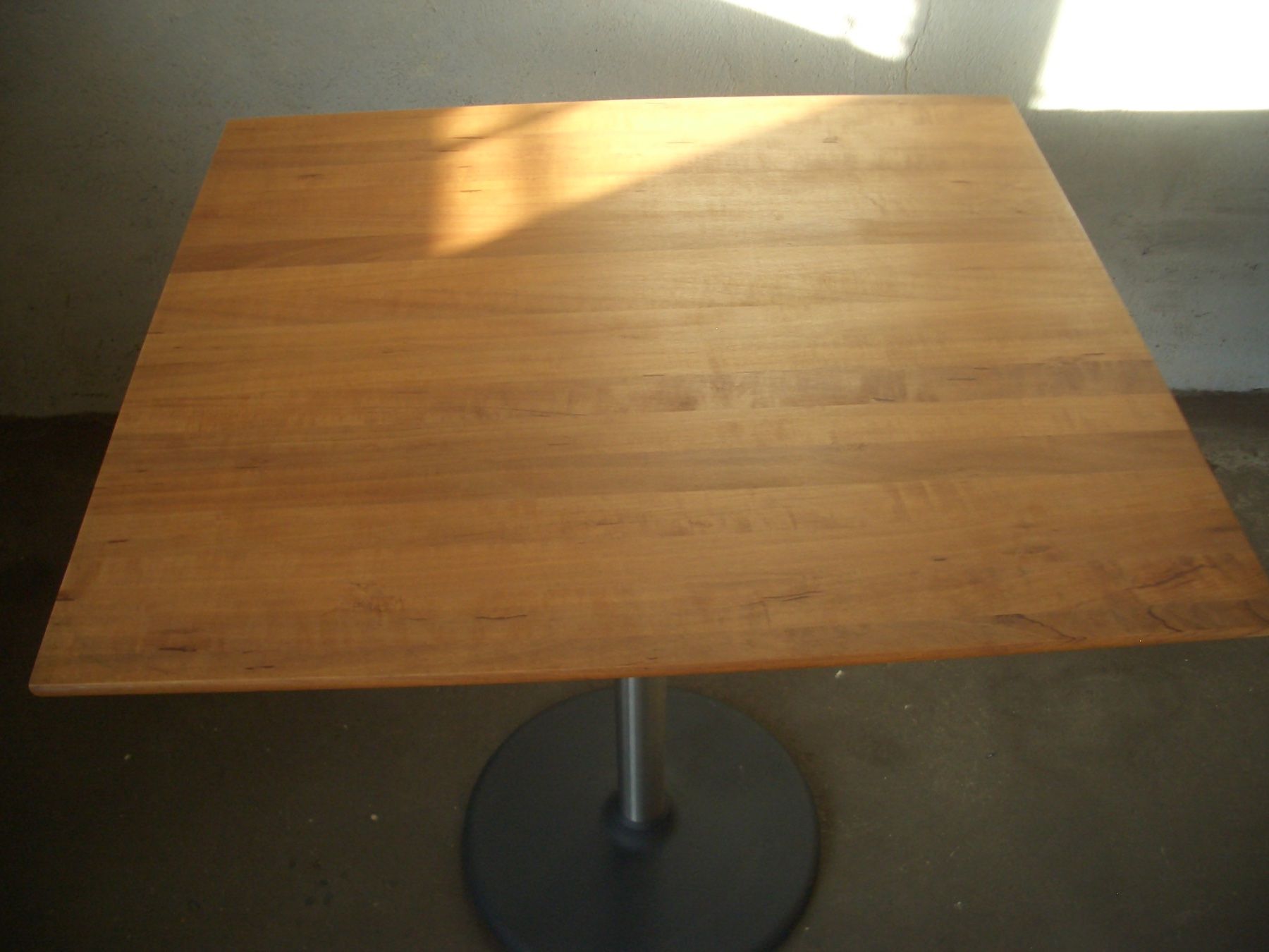 Tavoli: Schöner Designertisch Breite 70cm Tiefe 60cm – Nuovo (secondo la descrizione) da Lützelflüh-Goldb venduto da bea_62gv 5