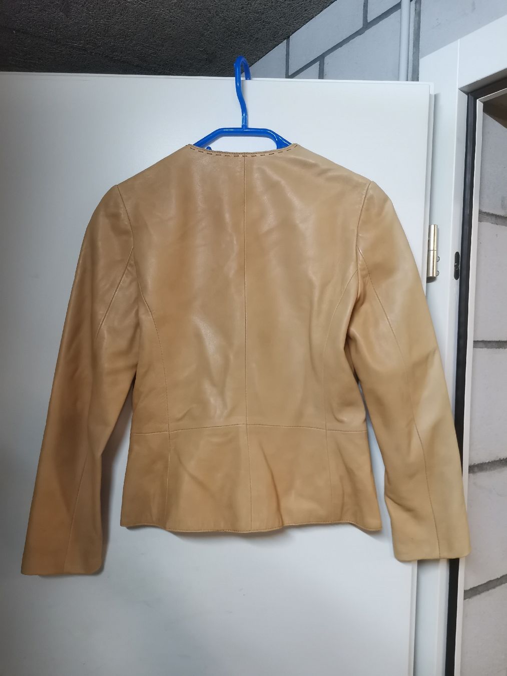 Jacken: Filippa K Lederblazer, hellbeige, Grösse XS – Gebraucht aus St. Antoni von AJTurner 1