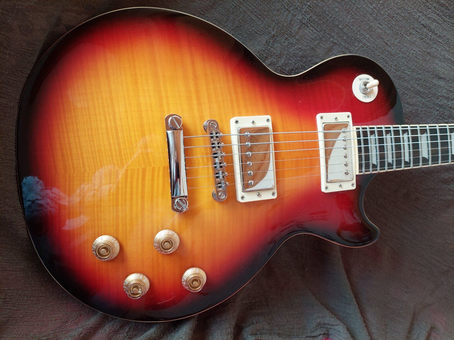 Epiphone Strumenti musicali: Guitare électrique Epiphone Les Paul Standard Pro Sunburst – Usato da Sion venduto da Sicasylema 3
