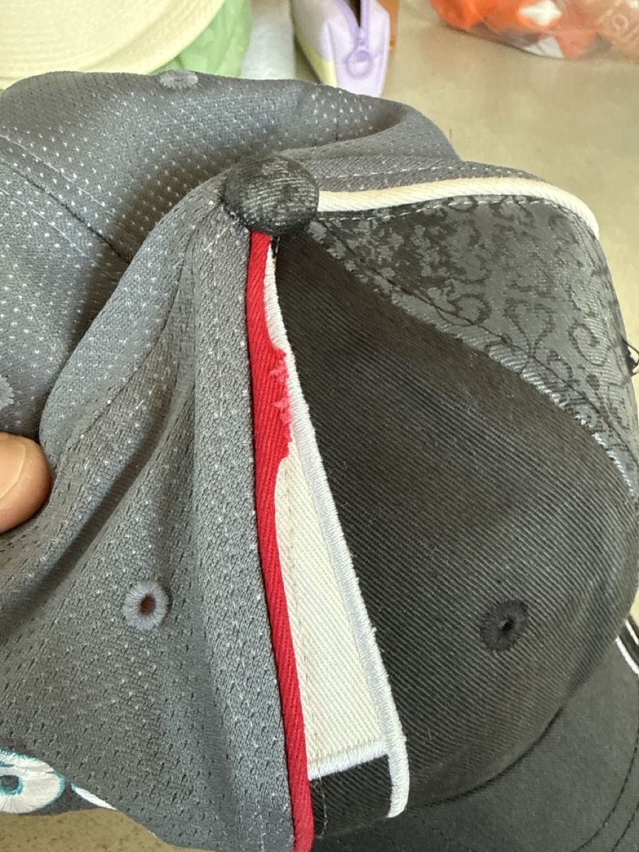 Chapeaux, bonnets & casquettes: Casquette Gottéron #35 Caron – D'occasion à Cressier FR par M-I-M 1