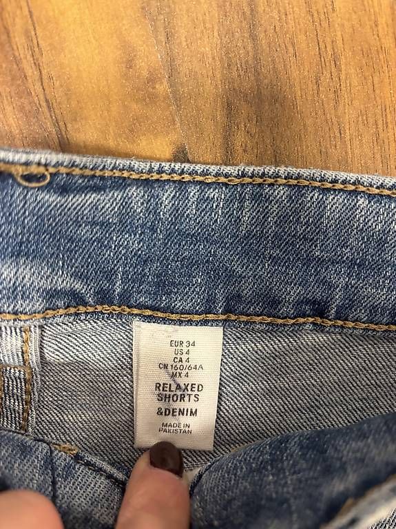 Pantaloni: Hotpants Shorts Gr. 34 – Usato da St. Gallen venduto da mustang96 1
