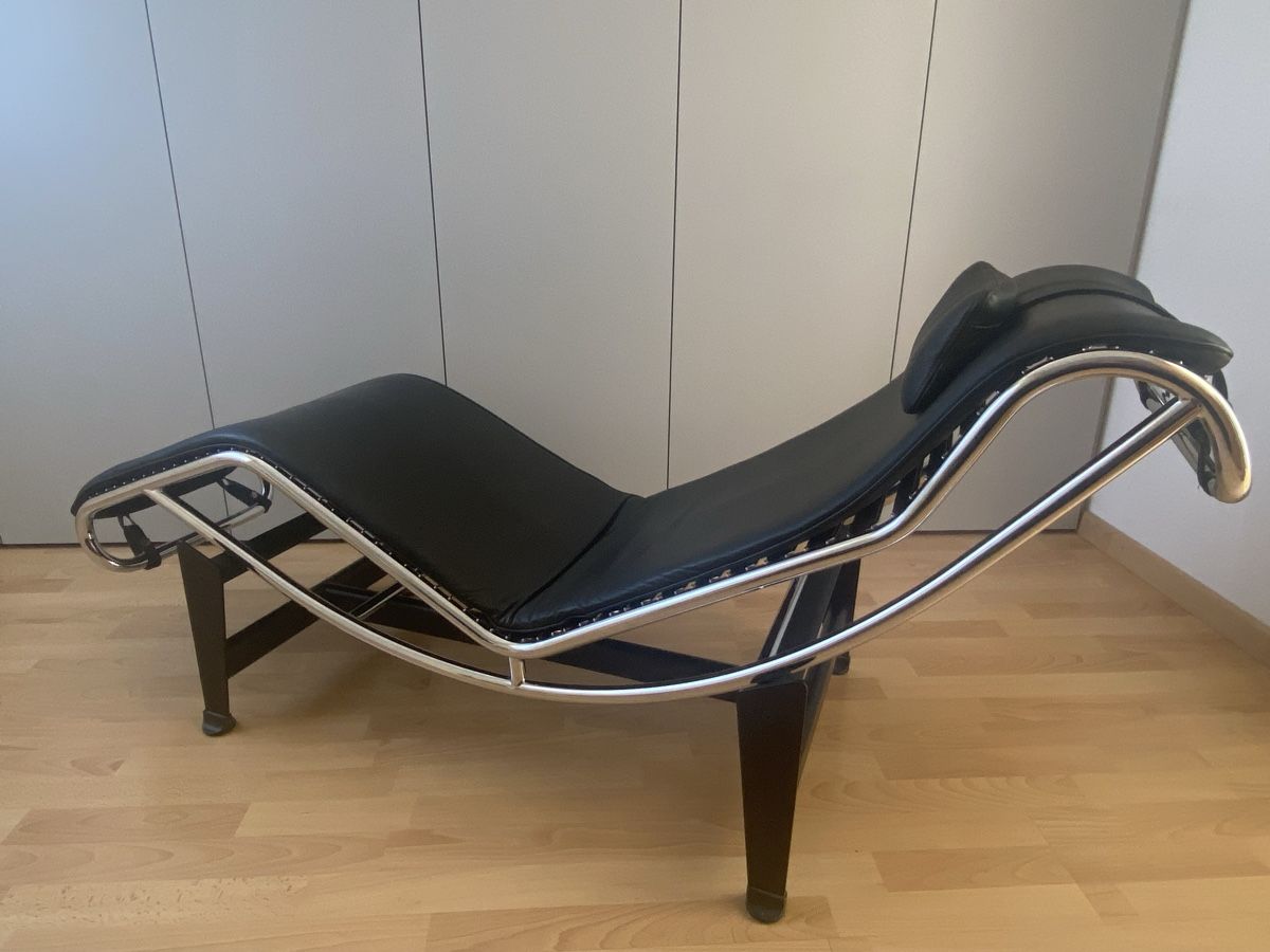 Liegen & Liegestühle: Liege, le Corbusier Stil, schwarz – Gebraucht aus Buchrain von Vital2