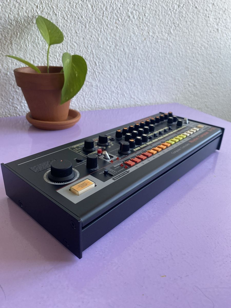 Roland Strumenti musicali: Roland Boutique Rhythm Composer TR-08 – Usato da Zürich venduto da lorecontin
