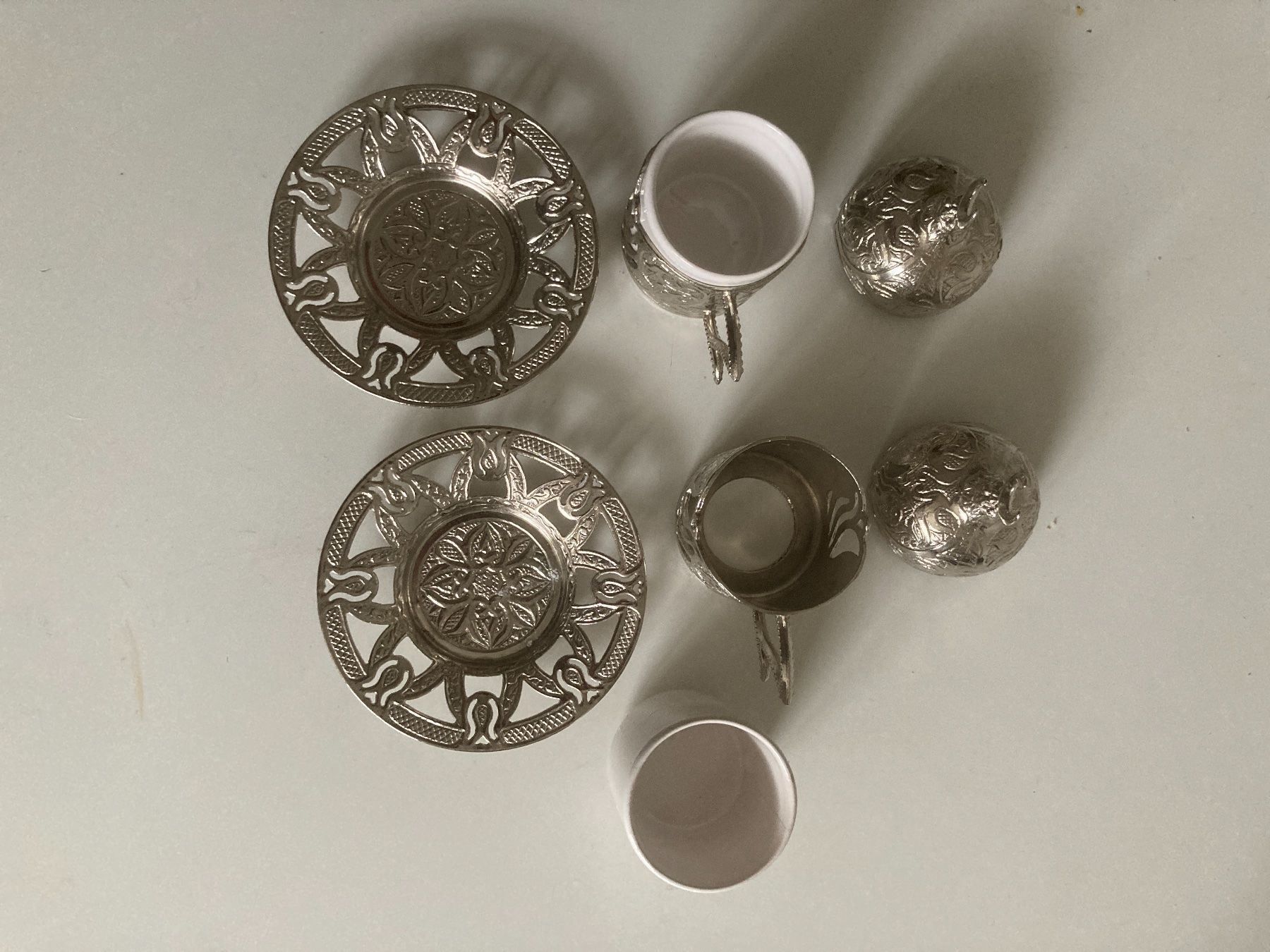 Tasses: 2 orientalische Tässchen. – Défectueux à Zürich par Chaeffeler 3