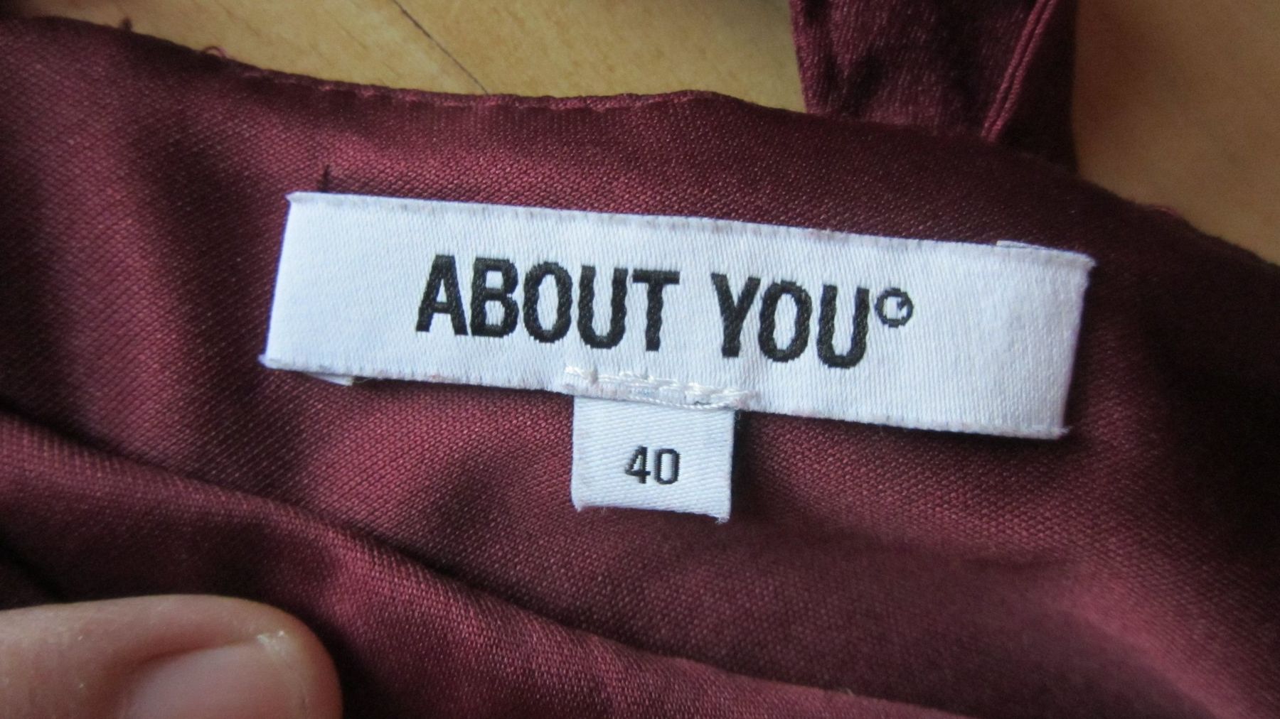 Kleider: Robe bordeaux en dentelle M About You – Gebraucht aus Oberried FR von berg04 4
