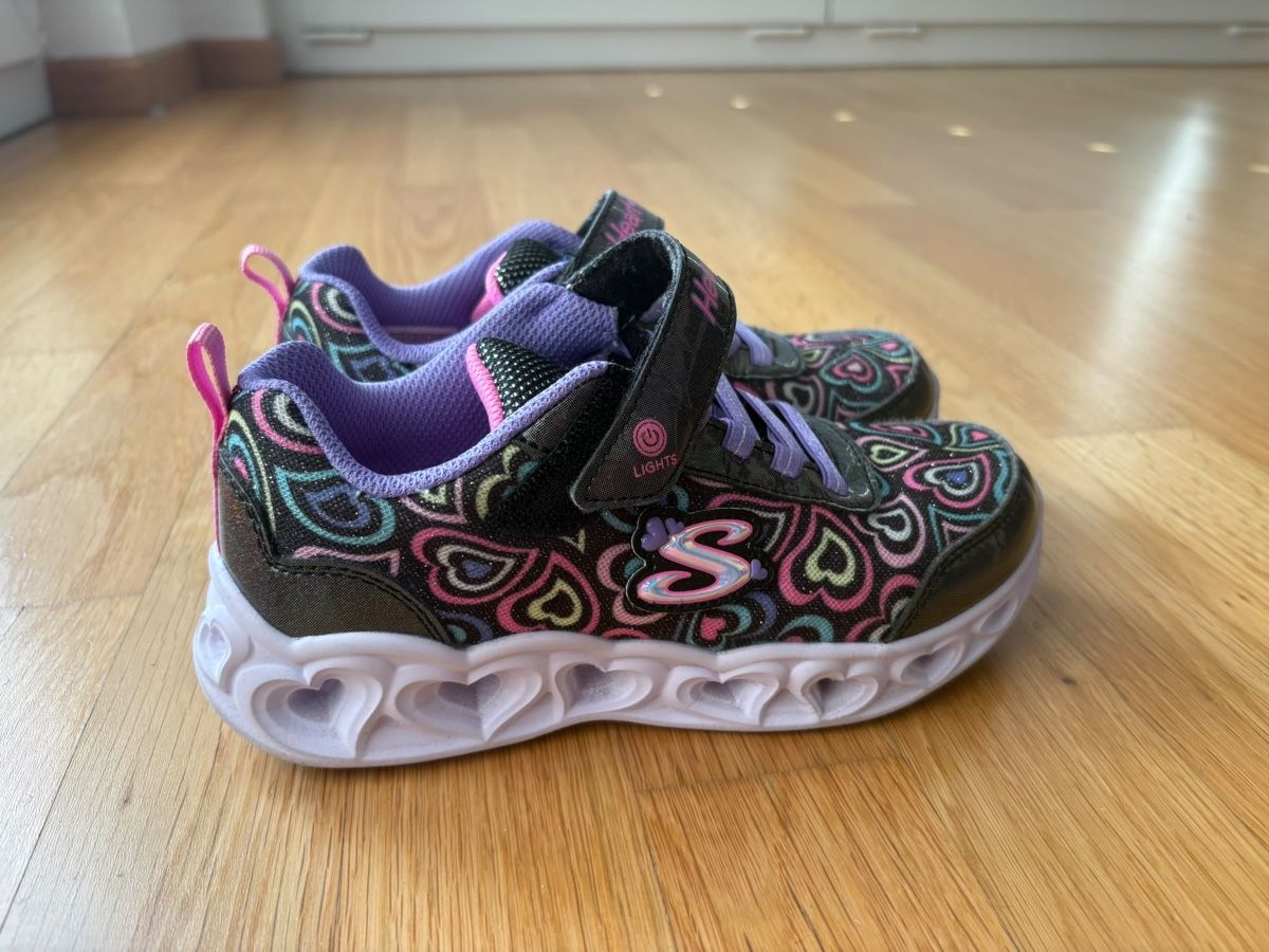 Skechers Schuhe für Mädchen: Skectchers Kinderschuhe Grösse 31 – Gebraucht aus Zürich von ome_c82q