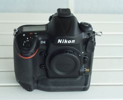 NIKON D4 BODY - sehr guter Zustand