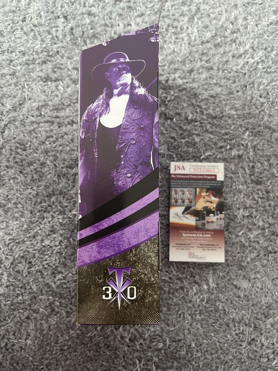WWE Statuette: WWE Figur The Undertaker Unterschrieben JSA/PSA – Nuovo (secondo la descrizione) da Steinmaur venduto da Florianpoke 4