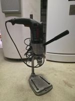 Bosch Bohrmaschine mit stabilem Bohrständer