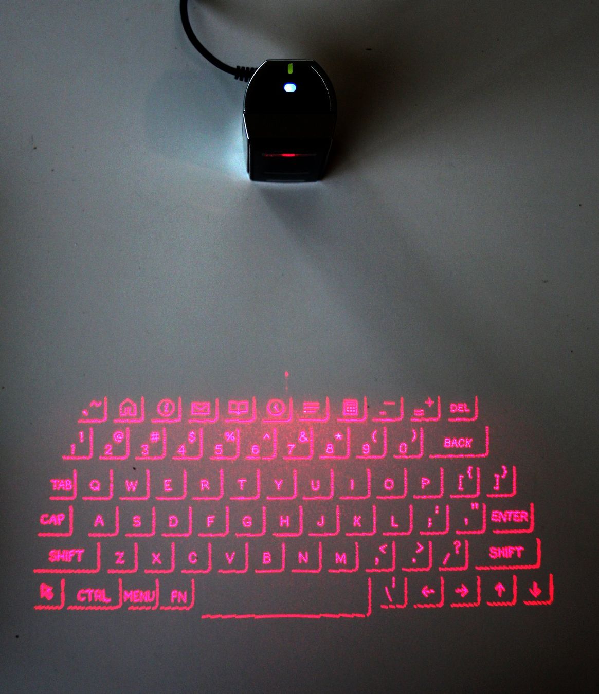 Claviers: Celluon CL800BT Projektionskeyboard – D'occasion à Münchenbuchsee par Chaoo 2