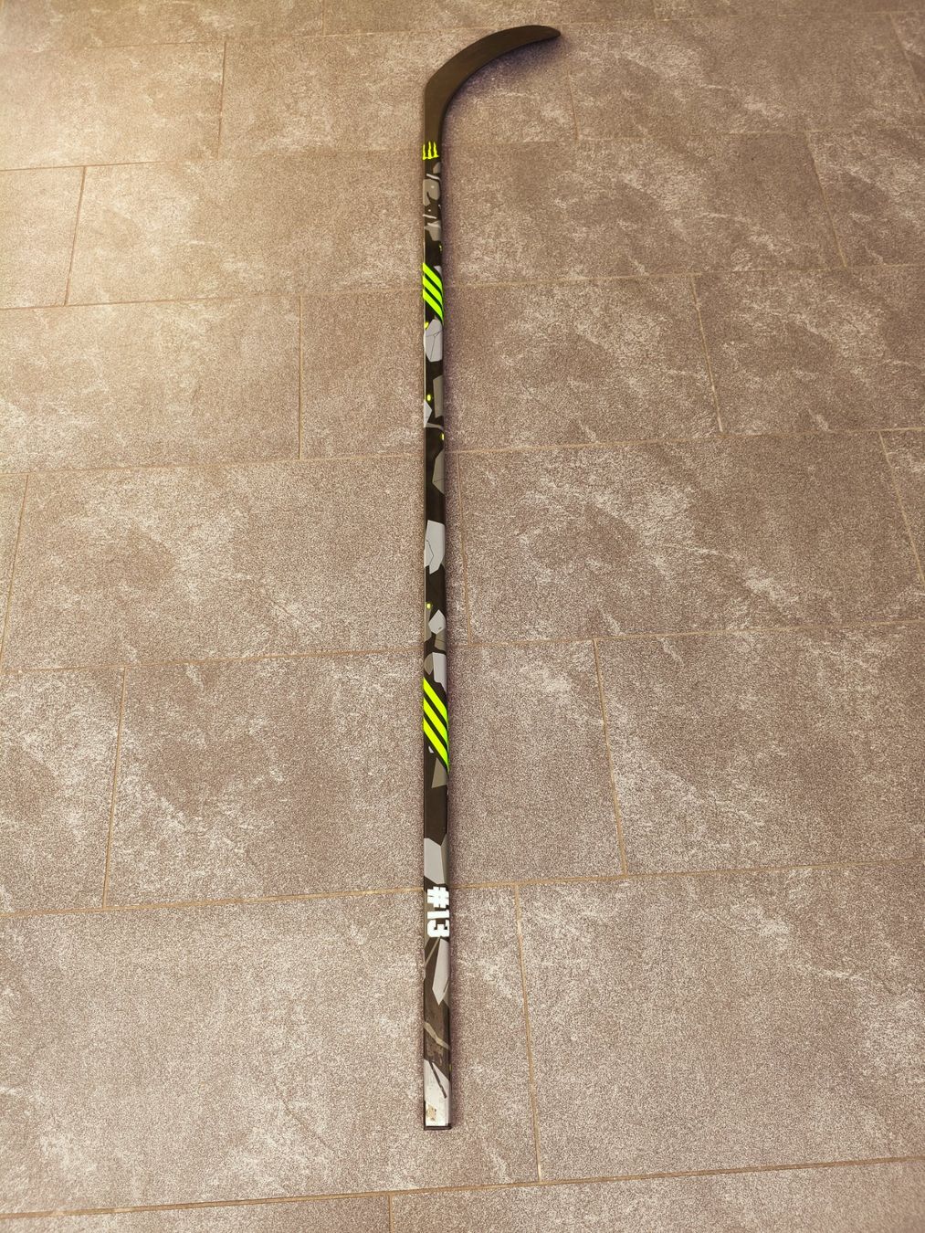 Bastoni & Pale: Nico Hischier #13-Orginal Monster Energy Eishockeyschläger – Nuovo (secondo la descrizione) da Hallau venduto da Clodin1 1