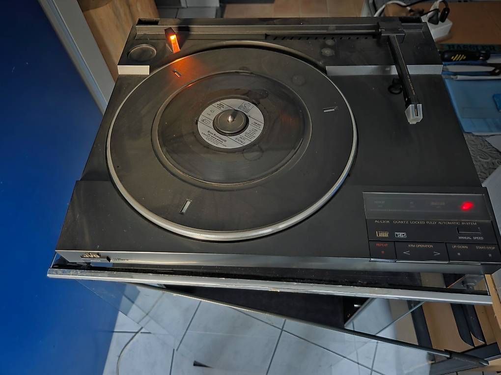 Giradischi: JVC Turntable Plattenspieler – Difettoso da Berikon venduto da sabatuv
