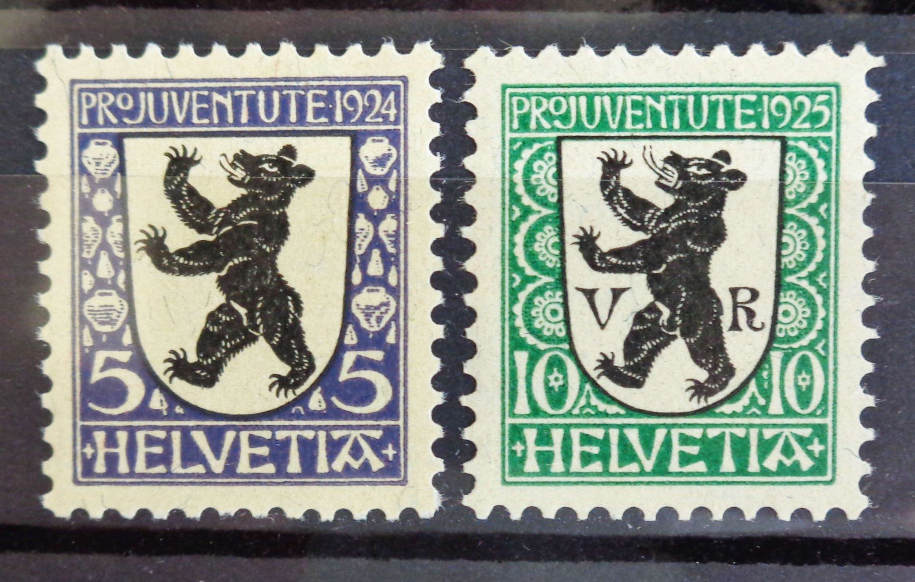 Tutti i francobolli: PRO JUVENTUTE 1924, 5 C + 1925, 10 C: langue fourchue ** – Nuovo (secondo la descrizione) da Le Locle venduto da timbrettino