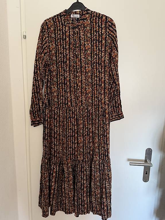 Lotti di vestiti: 7 Kleider M / L – Usato da Zürich venduto da Sashkica 4