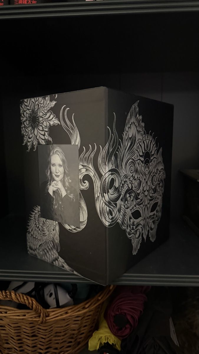 Libri: ACOTAR Box Set, Hardcover – Nuovo (secondo la descrizione) da Zürich venduto da car_v988 2