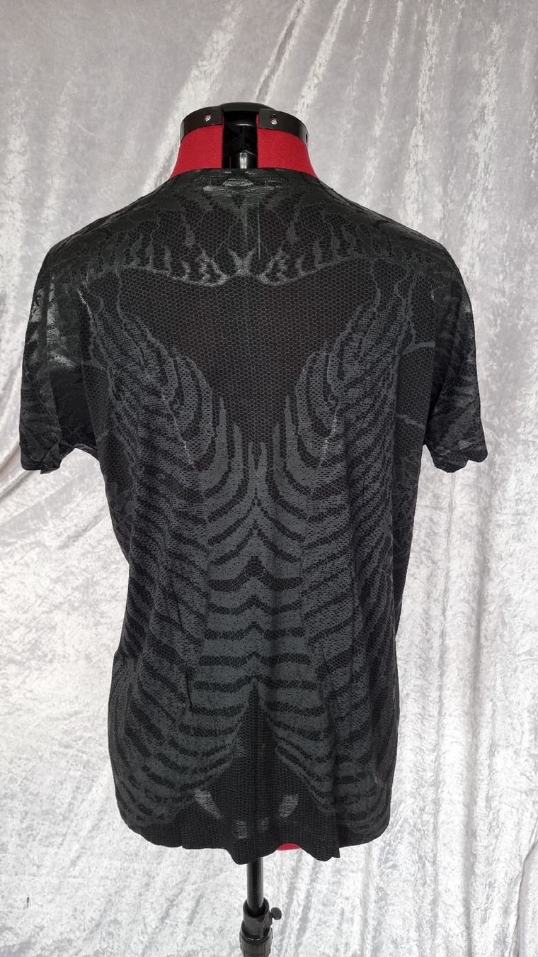 Gucci T-Shirts: Damen-T-Shirt-GUCCI – Neu (gemäss Beschreibung) aus Pfäffikon SZ von hrs_k2tn 4