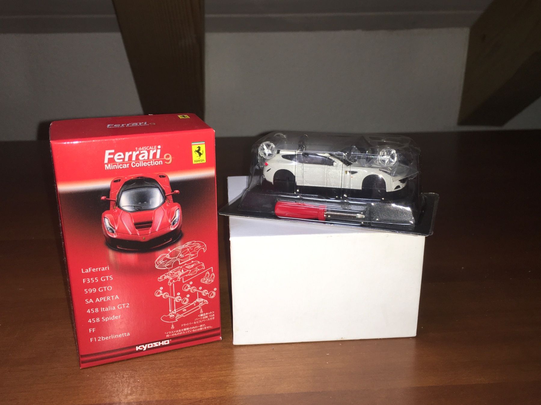 Ferrari Modellini d'auto: Ferrari FF 1/64 Kyosho Kit NEU – Nuovo (secondo la descrizione) da Wohlen AG venduto da PrivatSammlung 1