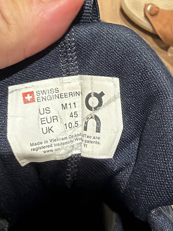 Herrenschuhe: On Sneaker  Grösse 45  Dunkelblau mit Leder – Gebraucht aus Kloten von ale_29vf 3