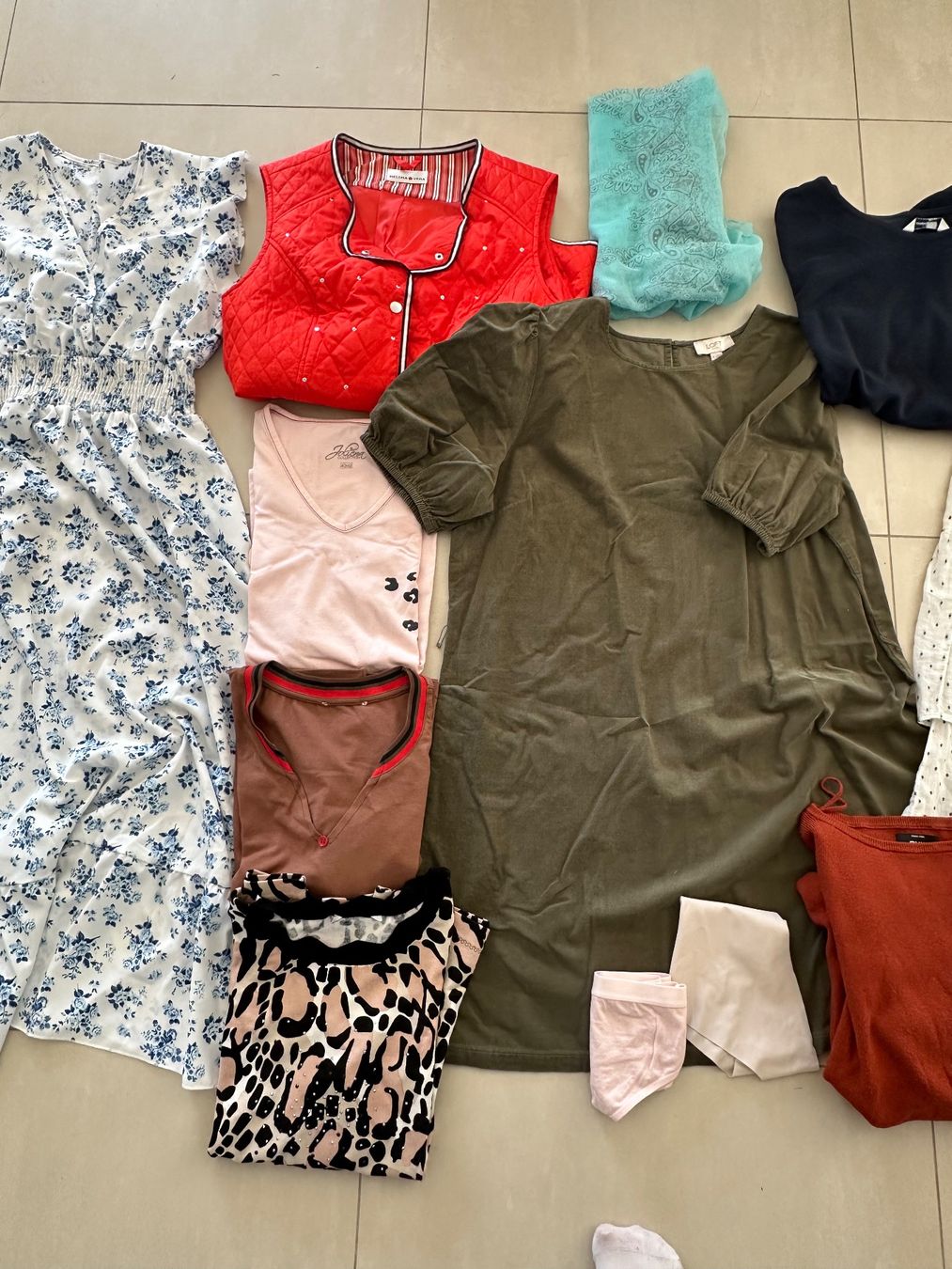 Kleiderpakete: Wunderschönes 15 tlgs Kleiderpaket 40 42 – Gebraucht aus St. Margrethen SG von Leila026 2