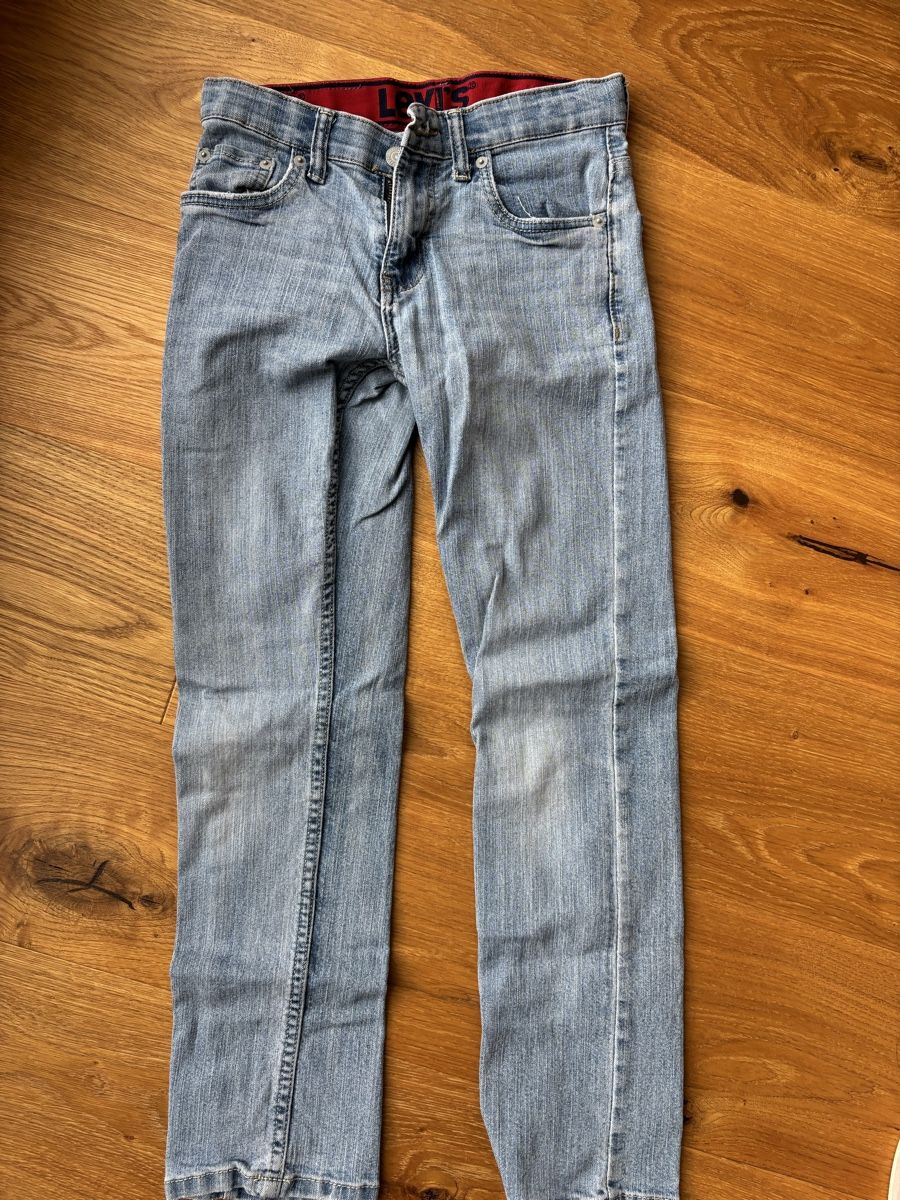 Levi's Jeans: Levi’s Jeans hellblau Größe 12 – Nuovo (secondo la descrizione) da Thalwil venduto da ver_j2lw 1
