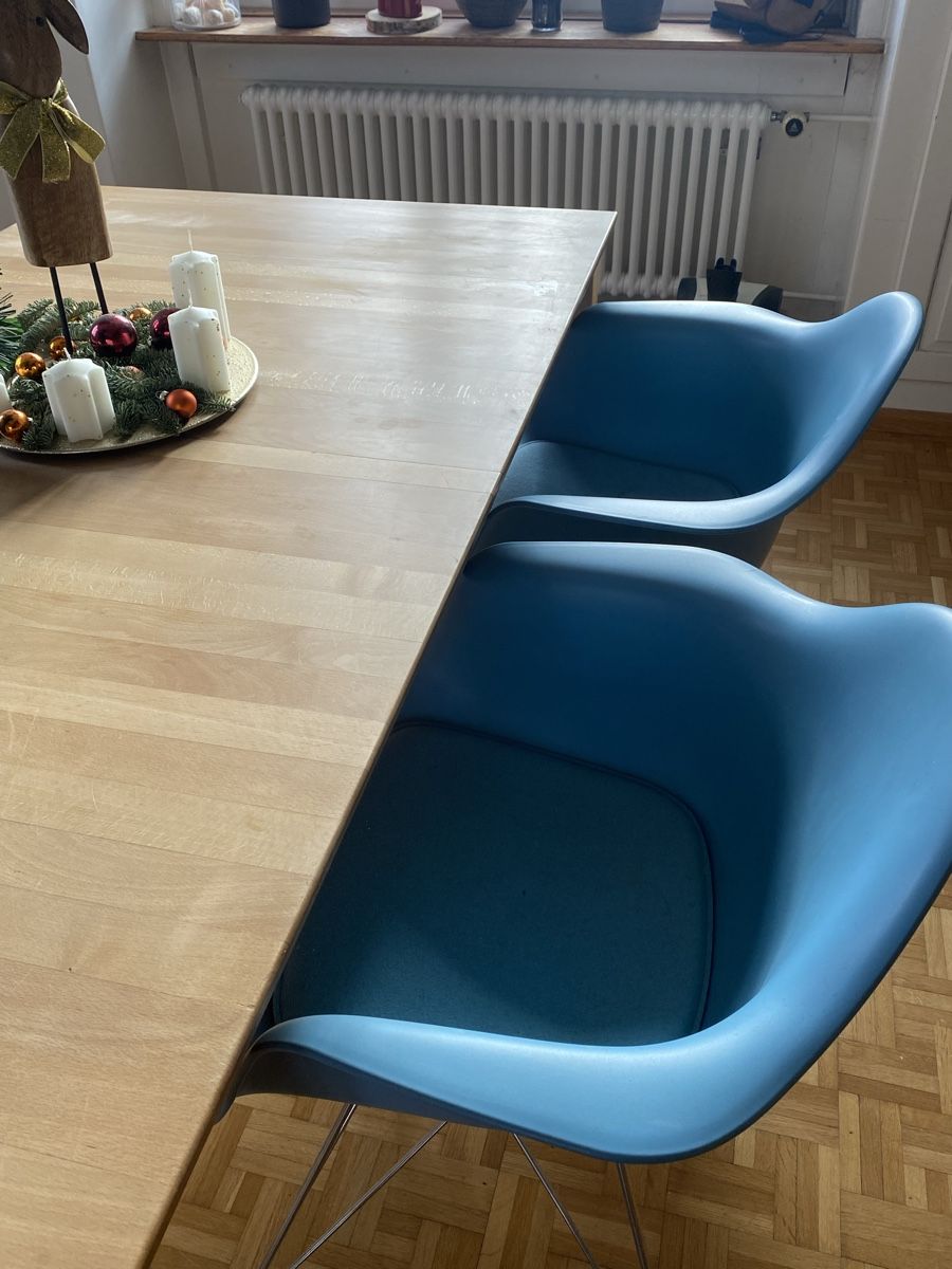 Eames Sedie: 4 Stk. Vitra Eames Plastic Armchair Co,  hellblau. – Usato da Muttenz venduto da Paepu1 2