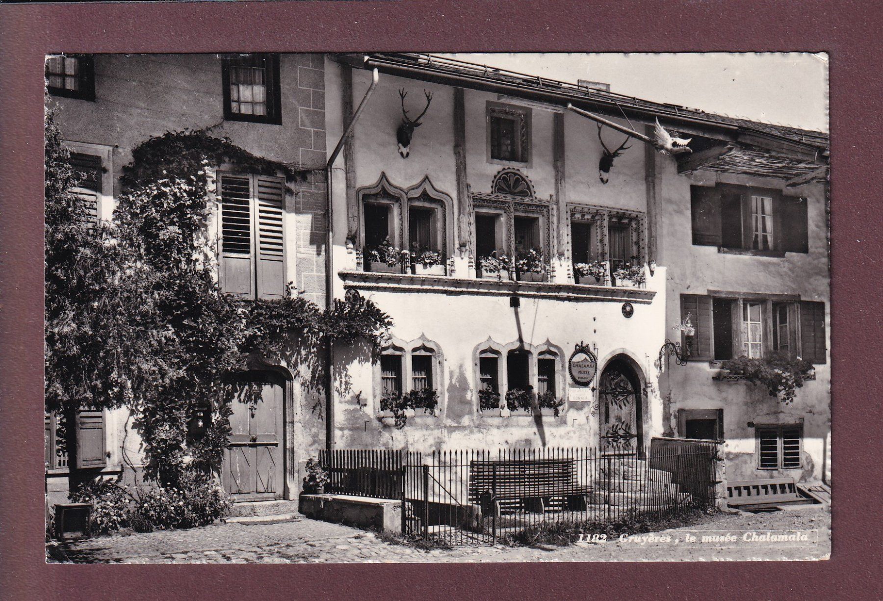 Cartes postales: GRUYERES - Musée Chalamala - 1958 – D'occasion à Pully par nicecards