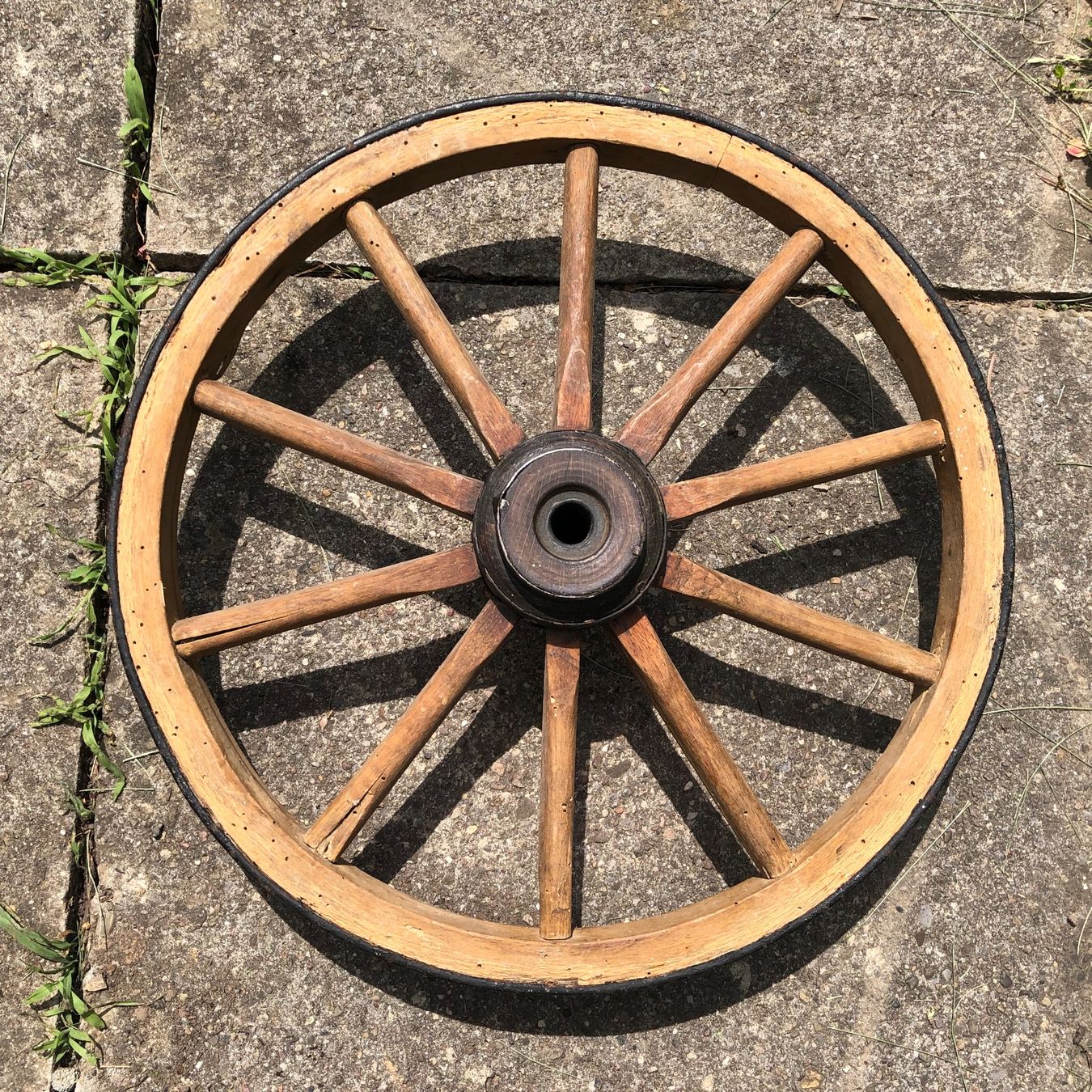 Tutte le decorazioni: 3er Set Vintage Wagenräder – Usato da Zürich venduto da swinguin 6
