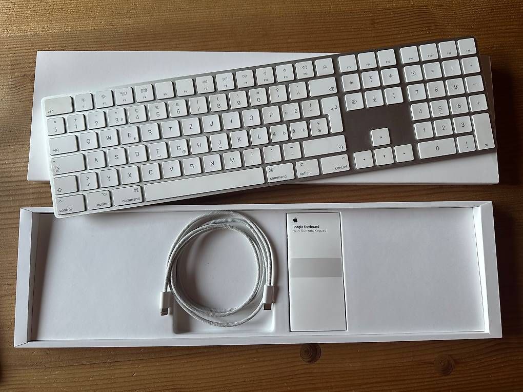 Apple Tastiere: Apple Magic Keyboard mit Ziffernblock – Usato da Gündisau venduto da lar_7f9x 1