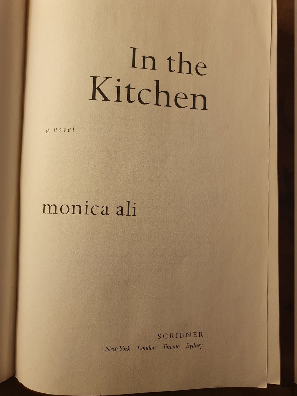Libri: In The Kitchen - Monica Ali – Usato da Zürich venduto da loosebone 1