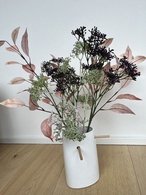Vase & Récipients: Originelle Vase weiss mit Holzstäben – D'occasion à Arosa par auras 2