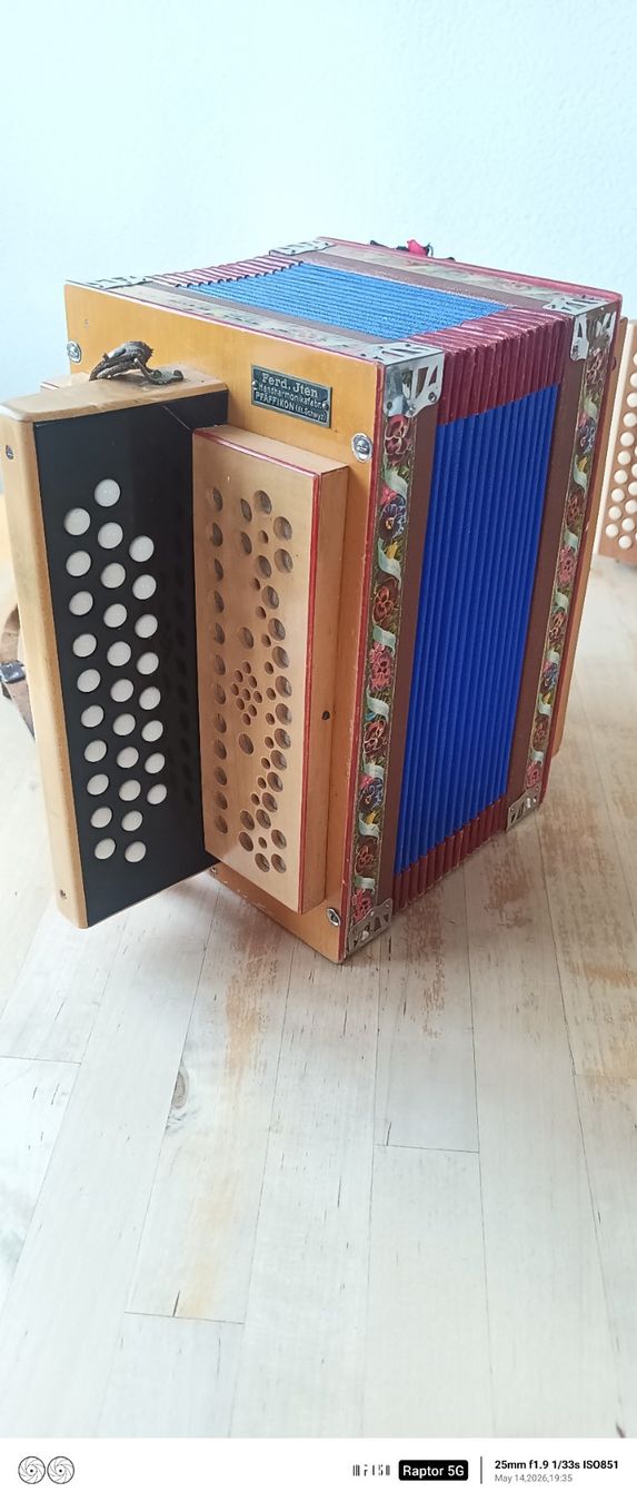 Strumenti musicali: Schwyzerörgeli Jten – Usato da St.Gallenkappel venduto da qwertzuiop12345