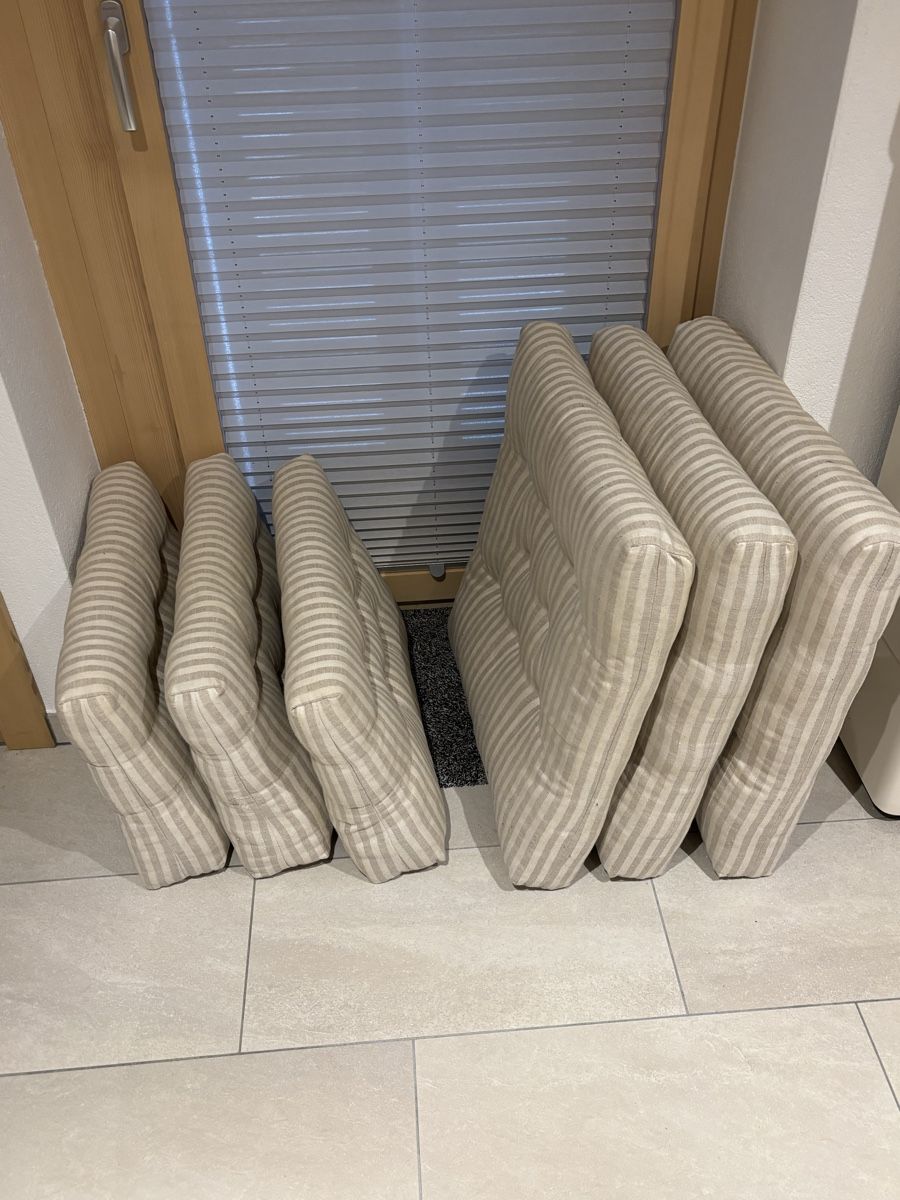 Cuscini: Cuscini decorativi a righe beige e bianco, set di 6 – Usato da Vezia venduto da rit_7ypb 2