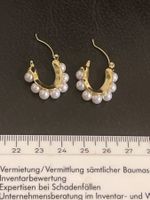 Jolies créoles plaquées or jaune et perles 2 cm