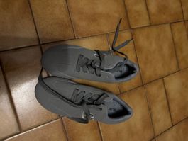 Chaussures Burton kaki grise , taille 39 neuves