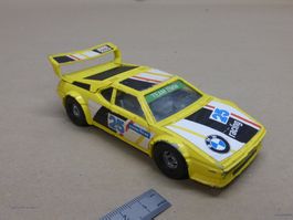 Corgi BMW M1 gelb Rennwagen Modellauto gebraucht