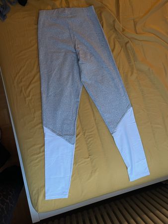 Zara Sport Leggings, grau/weiss, Grösse S, neuwertig