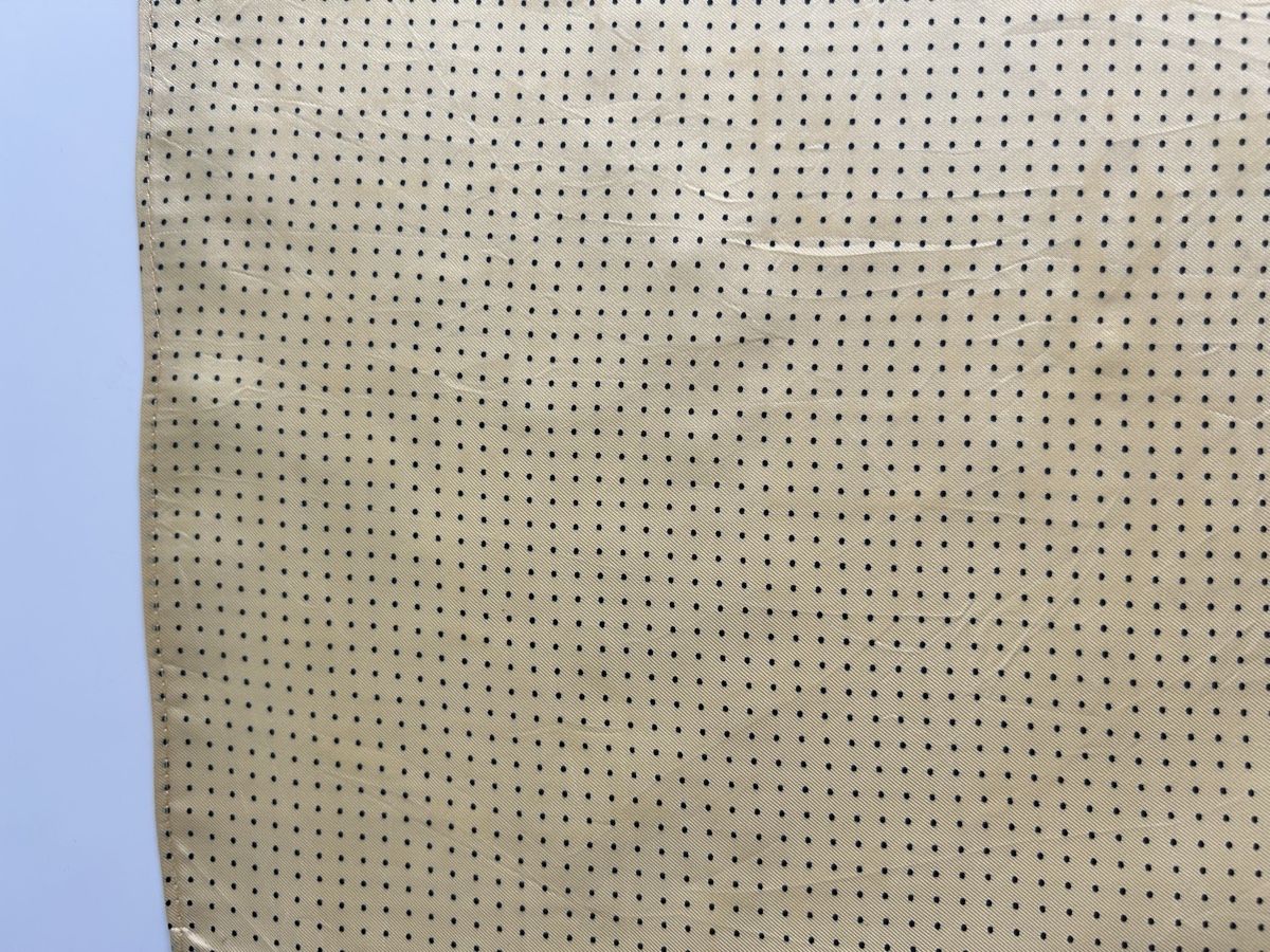 Foulards, Tücher & Schals: Pocket Square Polka Dot Yellow Silk Good Condition – Neu (gemäss Beschreibung) aus Saland von ele_vc96 2