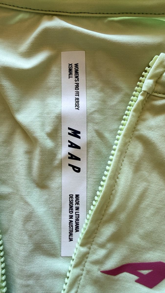 Maillots de corps & Pantalons: MAAP Damen-Radtrikot – D'occasion à Küsnacht par cri_ngg5 5