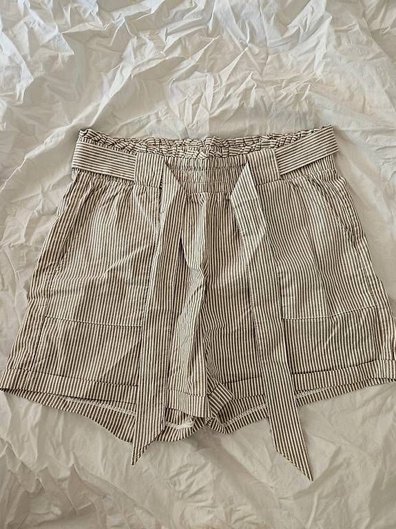 Pantaloni: Only Shorts Grösse XL (Beige) – Usato da Schaffhausen venduto da tanja.herzog93