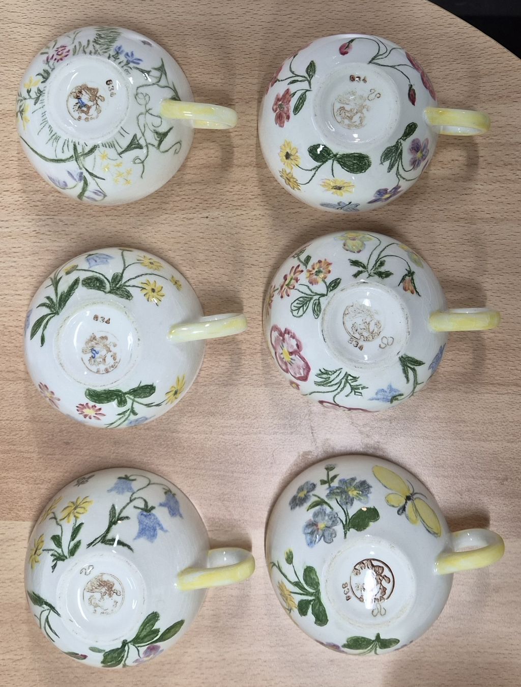 Tazze: Service à café Signa fleurs papillons  – Usato da Le Locle venduto da La-Boutik