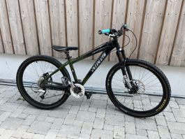 Specialized Hardrock Dirt Jump Bike neuwertig