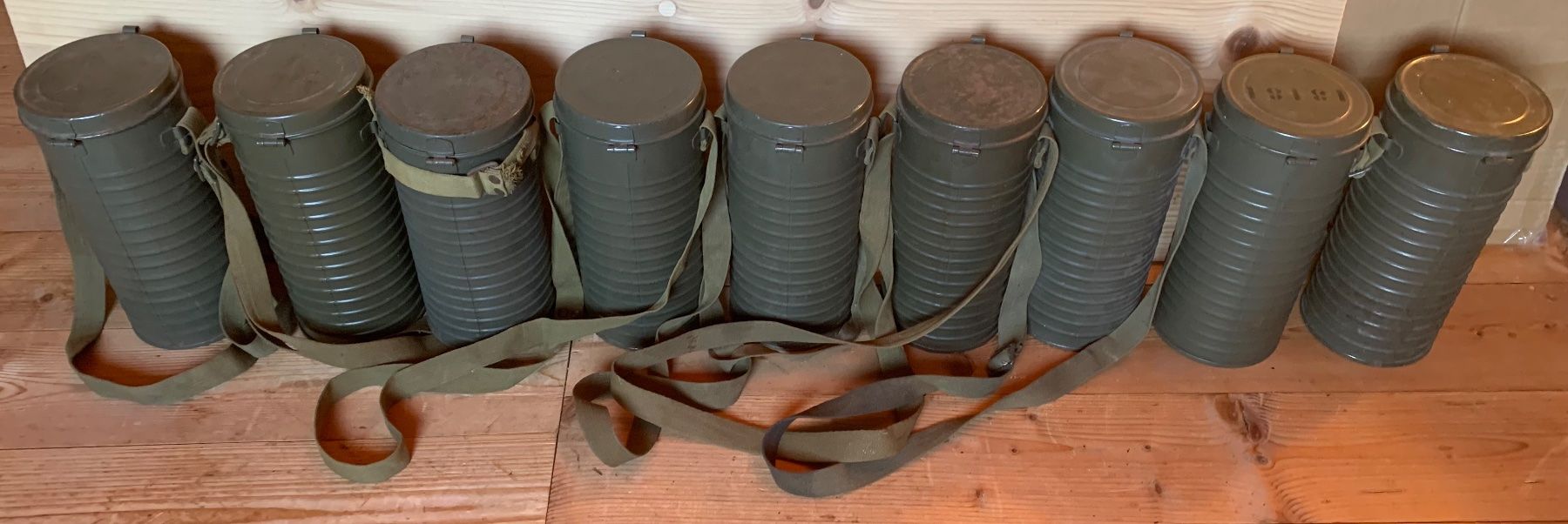 Visage & Oreilles: 9 Gasmasken mit Büchse – D'occasion à Goldingen par Bergler012 7