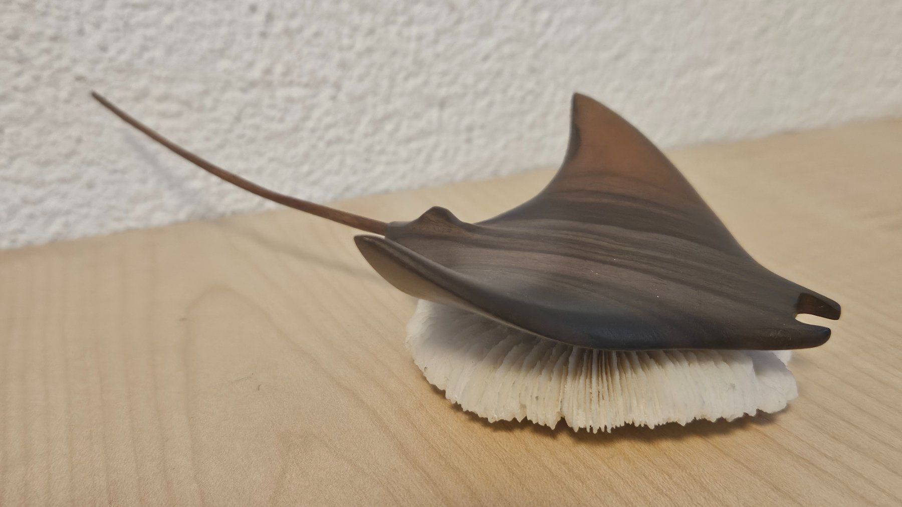 Toutes les décorations: Mantarochen-Figur aus Holz – D'occasion à Jona par ASMARADO 1