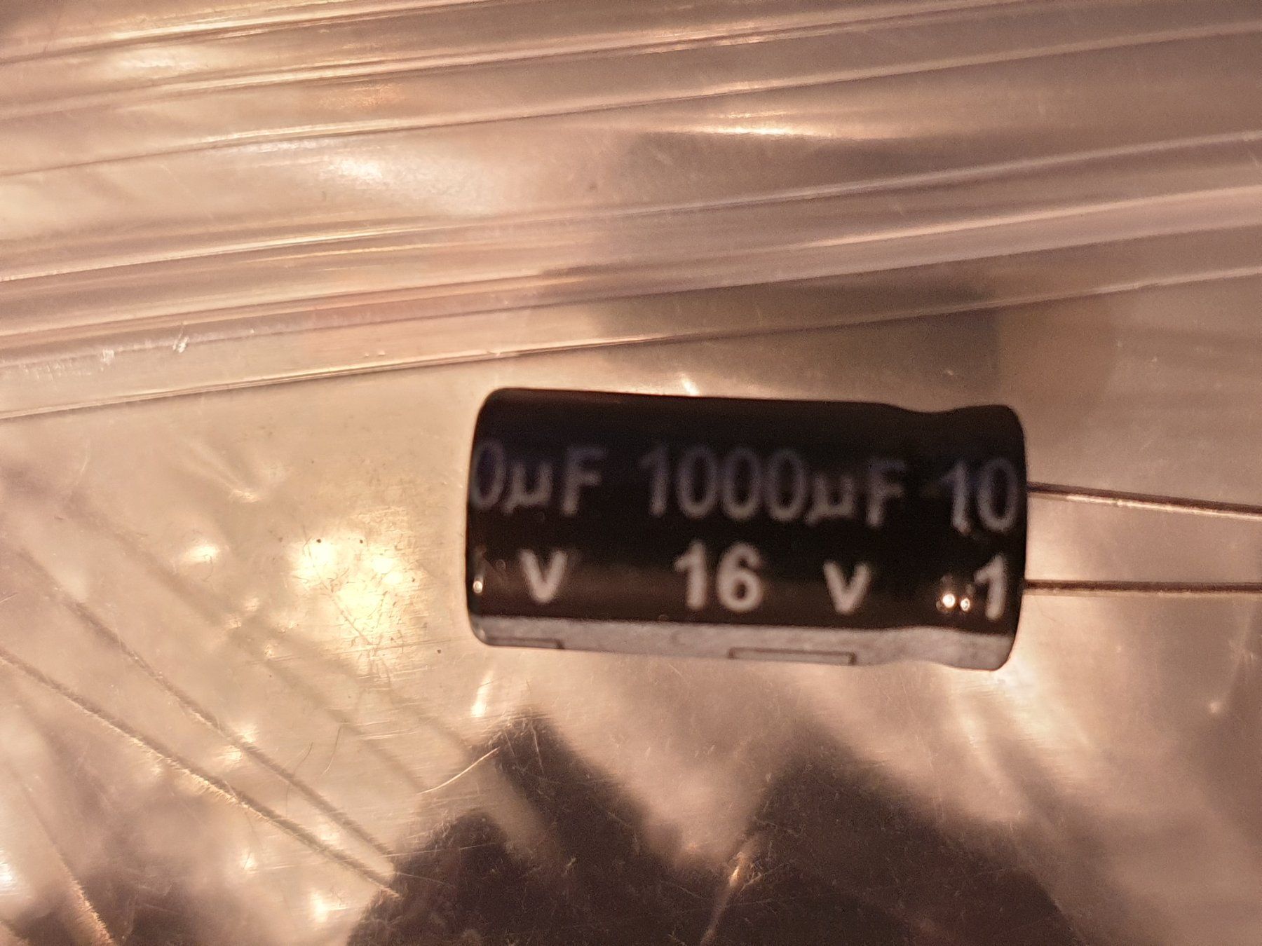 Elektronikbauteile: Elko 1000uF/16V, 105°C 10Stück – Neu und originalverpackt aus Horw von Arta20000