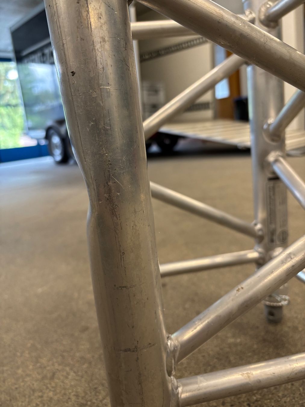 Tralicci: Globaltruss Traverse 50cm (mit Beule) – Usato da Waltenschwil venduto da Event-Zone 1