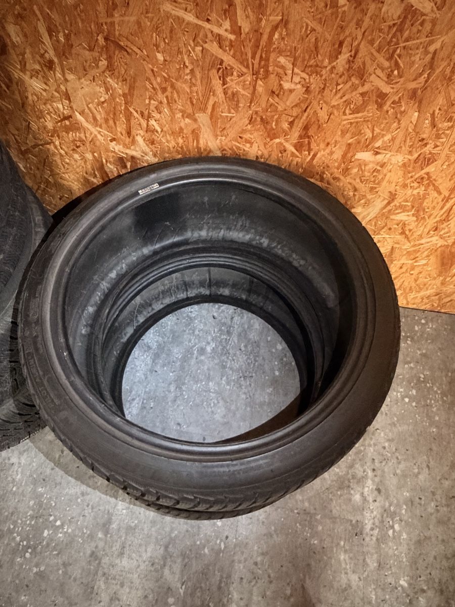 Pneus & Roues: 255 35 R19 96V – D'occasion à Brunnen par medo1994 2