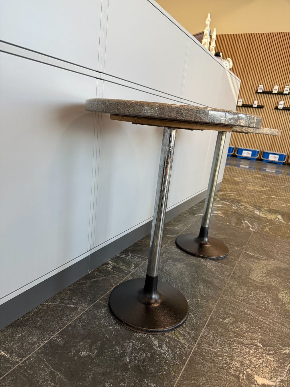 Tavoli: Bistrotisch aus Granit – Usato da Ehrendingen venduto da lithofinag 2